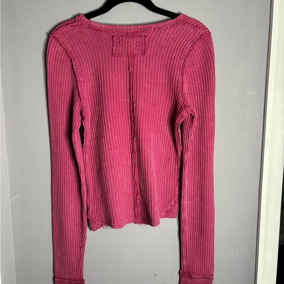 Free People Dark Pink Long Sleeve Waffle Knit Top With Raw Hems Size XS - Picture 6 of 7